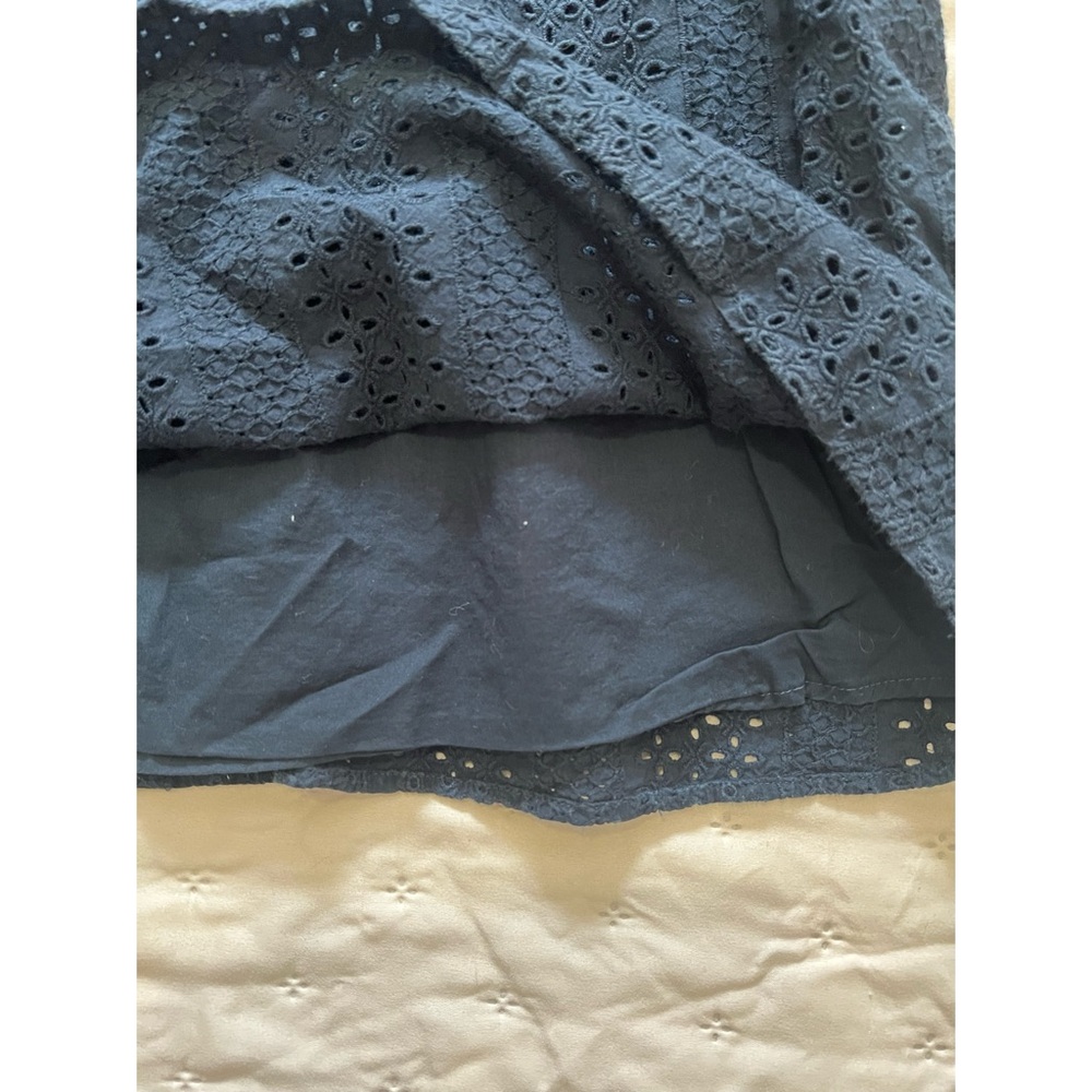 A&F Eyelet Bell Sleeve Off The Shoulder Top - L - EUC! - Picture 4 of 6